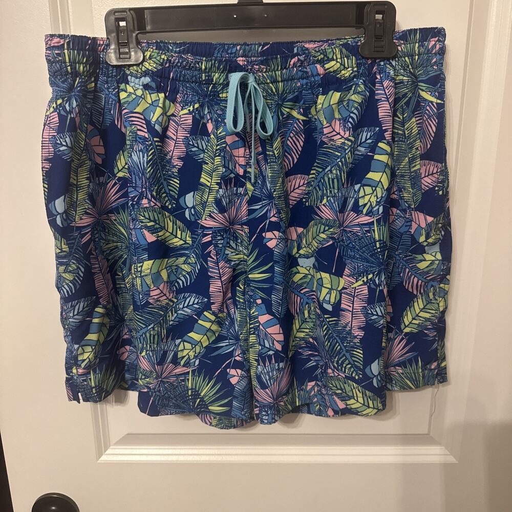 Men’s Chubbies Swim Trunk Shorts Super Stretch Navy Size XL 5.5” Inseam Tropical